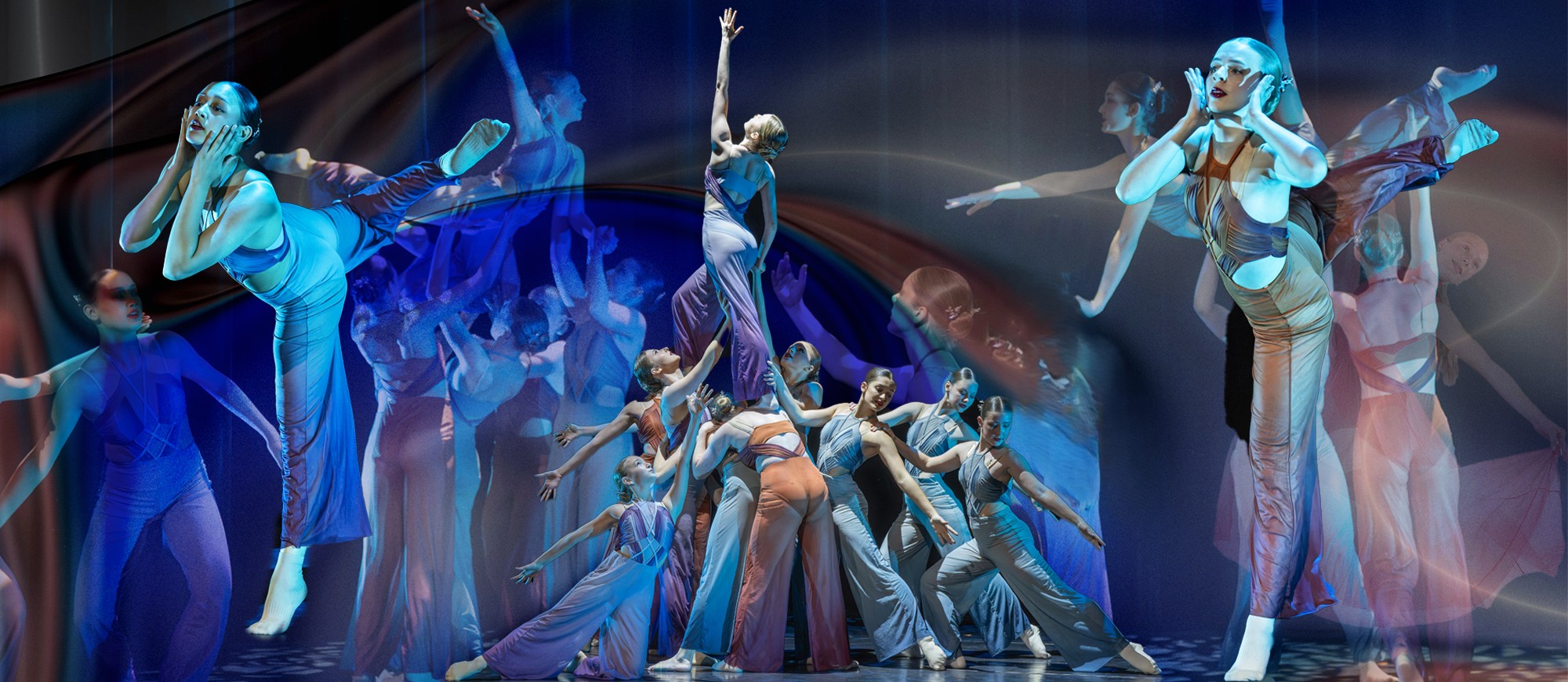 SIYDC Ensemble in einer zeitgenössischen Choreografie auf der Bühne